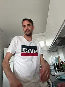 julian333 online show from March 19, 2:02 pm