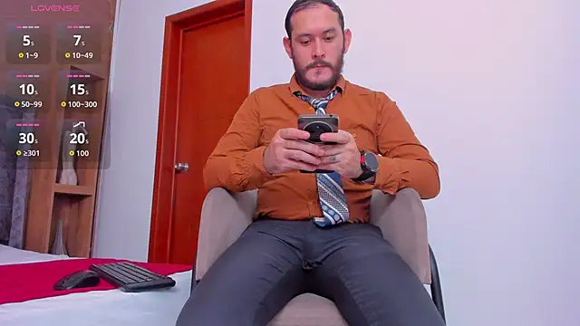 jeanpiere  online show from March 10, 3:23 am