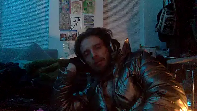 DownstairsSky online show from December 25, 8:07 am