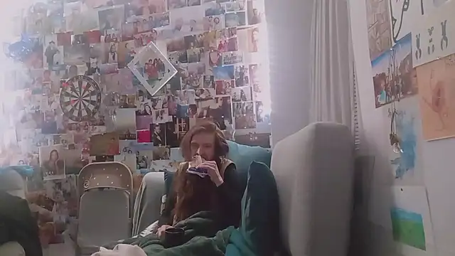 DownstairsSky online show from March 7, 7:30 am