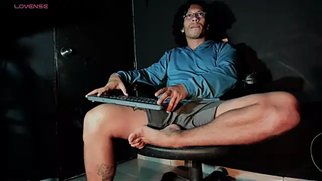 FuckHardlove online show from April 20, 3:42 am