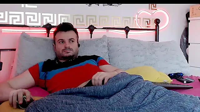 Snapshot of erotico69xxx chatting on September 16, 12:17 pm erotico69xxx online show from September 16, 12:17 pm