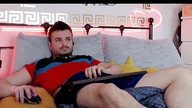 Snapshot of erotico69xxx chatting on September 17, 12:28 pm erotico69xxx online show from September 17, 12:28 pm