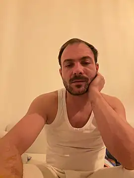 Snapshot of Adventurehotman chatting on January 7, 1:17 am Adventurehotman online show from January 7, 1:17 am