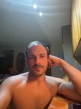 Snapshot of Adventurehotman chatting on September 13, 10:33 pm Adventurehotman online show from September 13, 10:33 pm