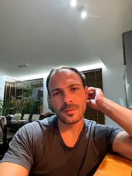 Snapshot of Adventurehotman chatting on September 18, 10:01 pm Adventurehotman online show from September 18, 10:01 pm