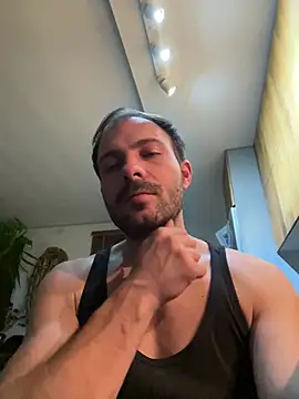 Snapshot of Adventurehotman chatting on January 18, 1:23 am Adventurehotman online show from January 18, 1:23 am