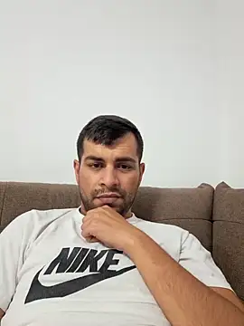 hornny1995 online show from September 27, 5:00 pm