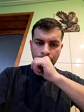 hornny1995 online show from December 3, 1:32 pm