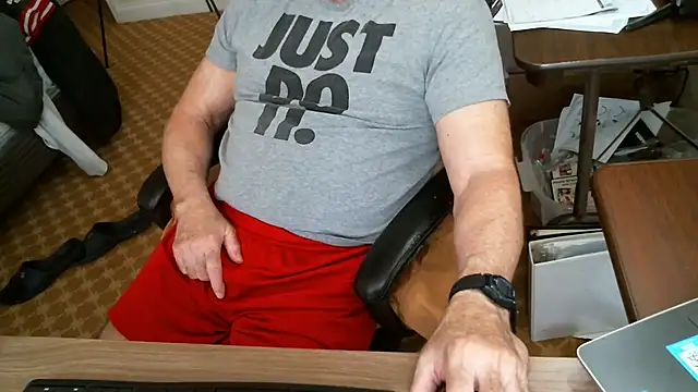 matureboomer online show from March 4, 4:20 pm