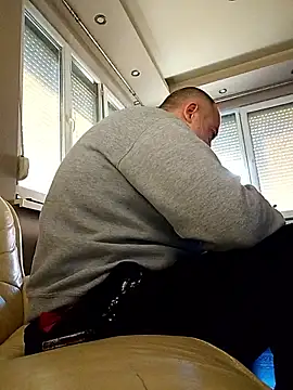 Snapshot of LSD669 chatting on October 30, 8:05 am LSD669 online show from October 30, 8:05 am