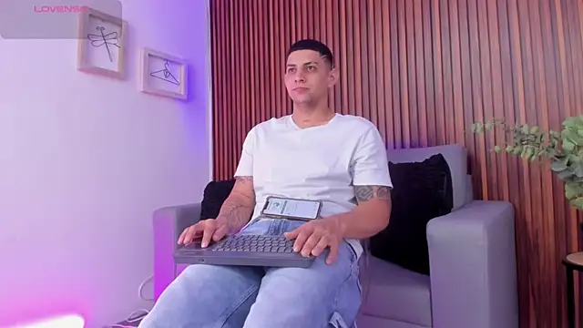 Alex cute77 online show from April 14, 12:38 pm