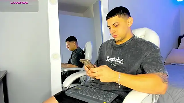 Alex cute77 online show from June 25, 12:32 pm