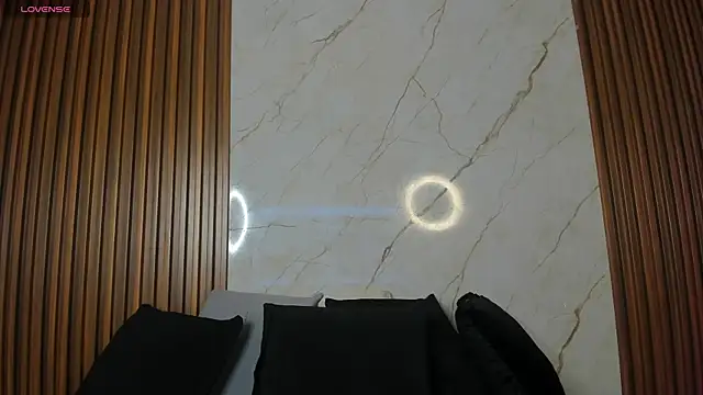 Snapshot of AdammClark1 chatting on December 25, 8:28 pm AdammClark1 online show from December 25, 8:28 pm