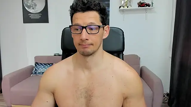 BrutusK08 online show from March 11, 7:37 am