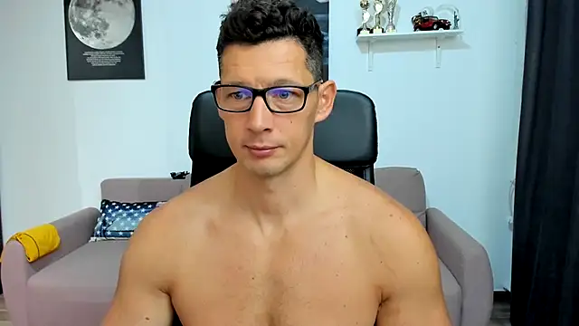 BrutusK08 online show from October 13, 7:03 am