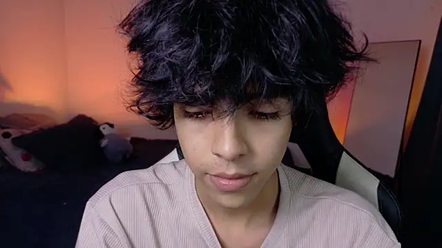 Alan26  online show from April 6, 4:42 am