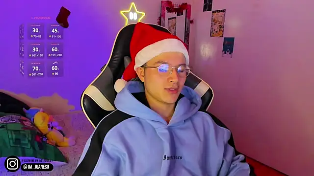 Snapshot of AustinSummerr chatting on December 20, 1:00 pm AustinSummerr online show from December 20, 1:00 pm