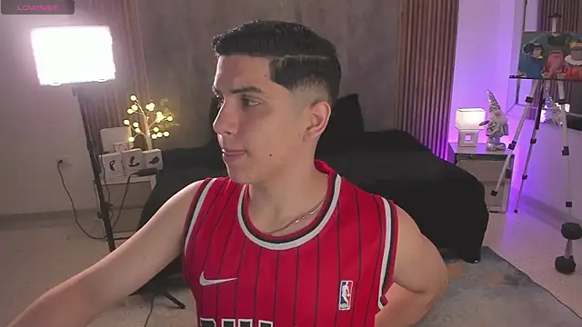 Brat  online show from December 13, 9:21 pm