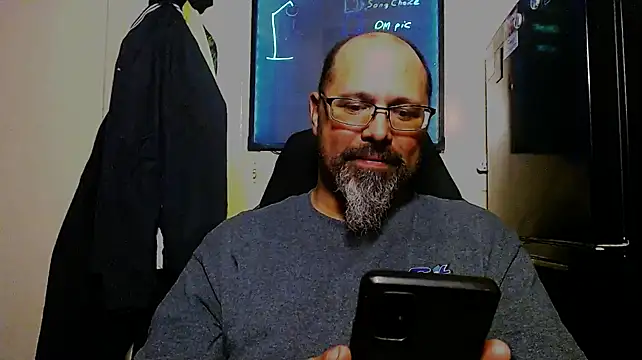 KrazyLegz online show from December 18, 2:10 am