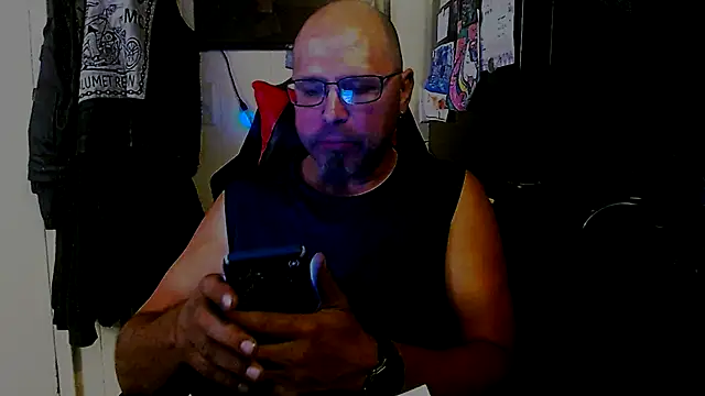 KrazyLegz online show from October 1, 11:52 pm