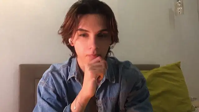 Snapshot of k0sta_ chatting on January 13, 9:31 pm k0sta online show from January 13, 9:31 pm