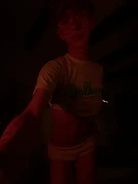 lyamthommpson online show from December 2, 8:23 pm