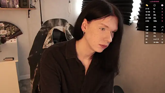 Snapshot of carthylovvve chatting on February 23, 11:28 am carthylovvve online show from February 23, 11:28 am