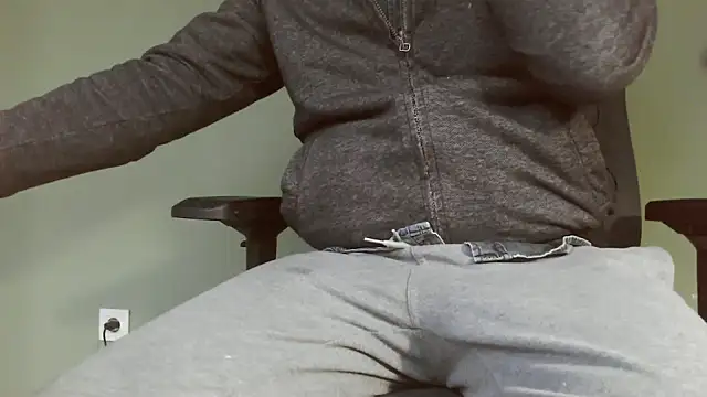 Snapshot of juanpalmox chatting on December 6, 7:43 am juanpalmox online show from December 6, 7:43 am