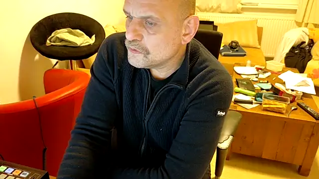 Jeflitschtexh online show from March 3, 6:15 pm