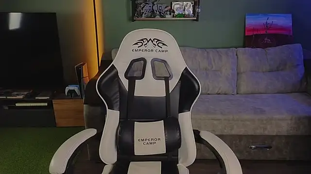 TeddyLiLboy online show from December 4, 2:24 pm