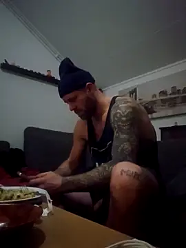 eltoulou online show from December 3, 5:08 pm