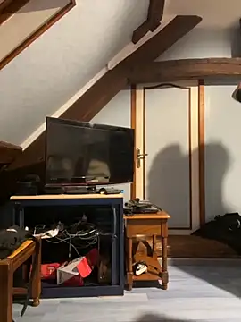 youlo71 online show from December 3, 1:39 pm