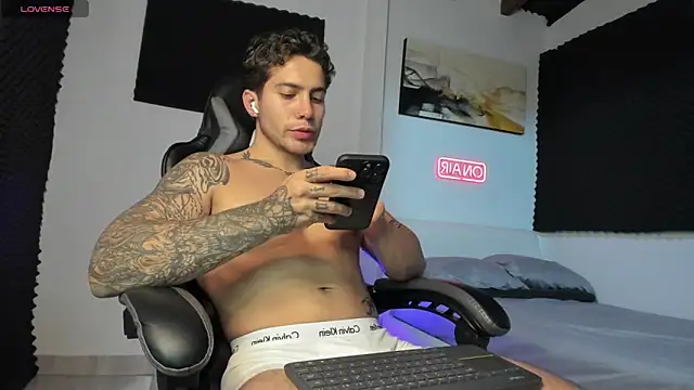 LucianSinclair online show from November 2, 10:36 pm