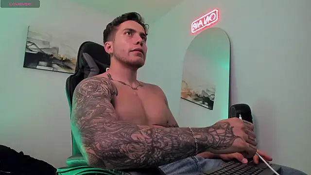 LucianSinclair online show from January 29, 11:35 pm