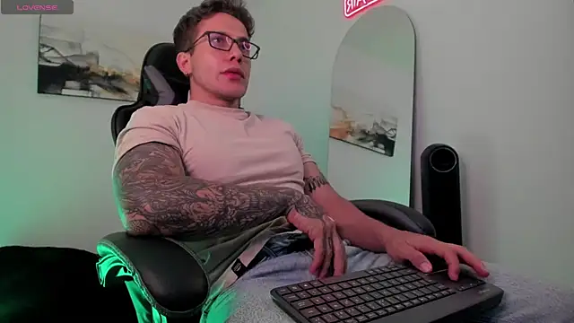 LucianSinclair online show from January 24, 12:42 am