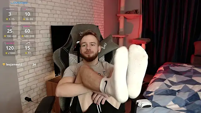 LeoPaulini online show from December 25, 11:43 am