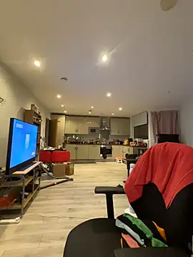 LondonTeffy online show from June 4, 9:10 pm