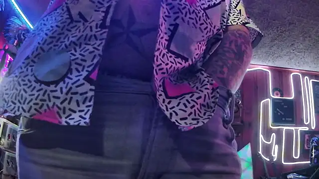 Snapshot of tayshie chatting on September 15, 1:30 am tayshie online show from September 15, 1:30 am