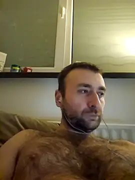 Snapshot of TIGERRR86 chatting on February 23, 1:53 am TIGERRR86 online show from February 23, 1:53 am