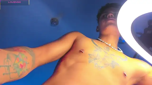 Maxi Gray online show from April 8, 6:02 am