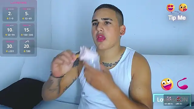 Latino Junge online show from January 10, 8:37 pm