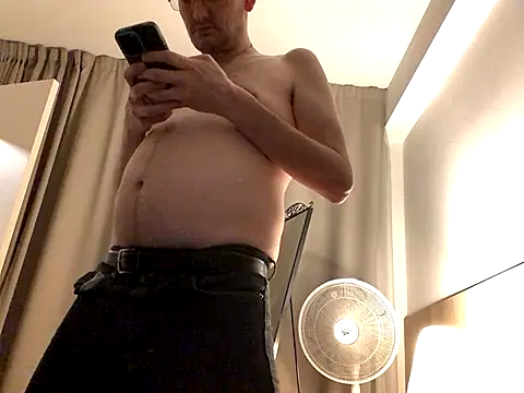 Hebrewhammers42 online show from December 17, 7:42 pm