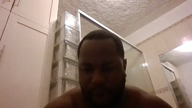 Snapshot of Bighood_T chatting on October 24, 3:41 am Bighood T online show from October 24, 3:41 am
