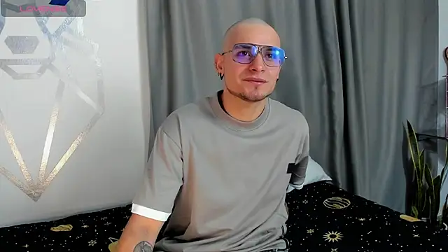 Aron-santoro online show from December 24, 11:55 pm