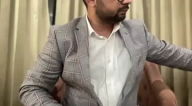 Snapshot of slavekinky001 chatting on January 10, 8:37 pm slavekinky001 online show from January 10, 8:37 pm