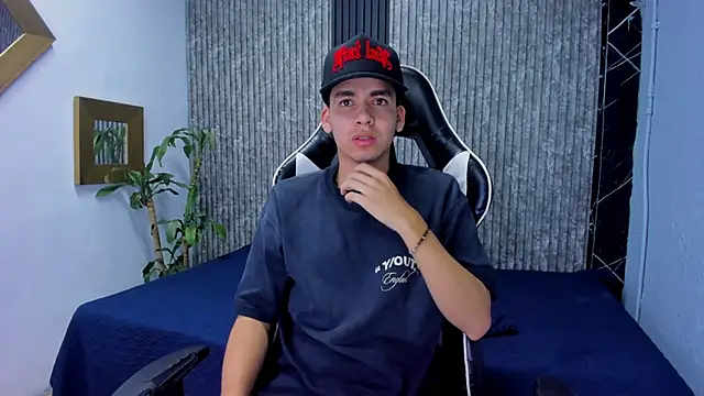 Mike 0233  online show from November 13, 5:23 am