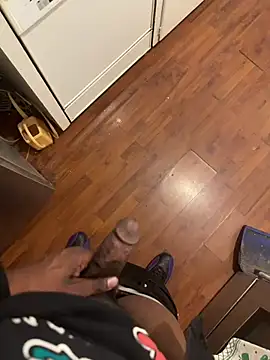 tfreakyy online show from February 15, 12:05 am