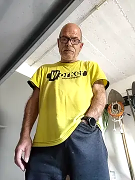 bottomhairy online show from May 6, 11:55 am
