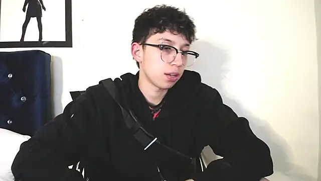  Thomas hot  online show from October 24, 1:29 am